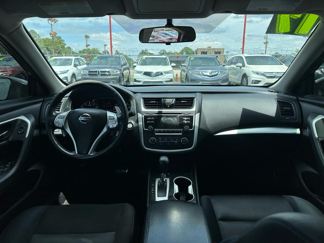 Nissan Altima 2.5 SR Sedan 2017