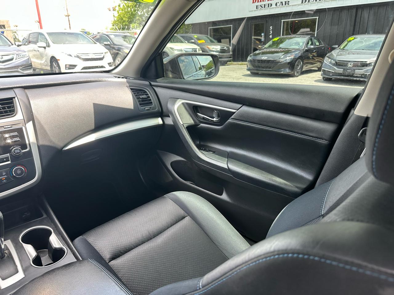 Nissan Altima 2.5 SR Sedan 2017