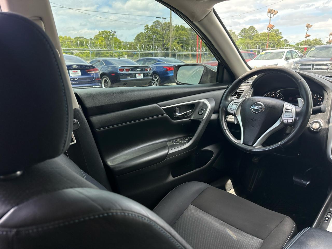 Nissan Altima 2.5 SR Sedan 2017