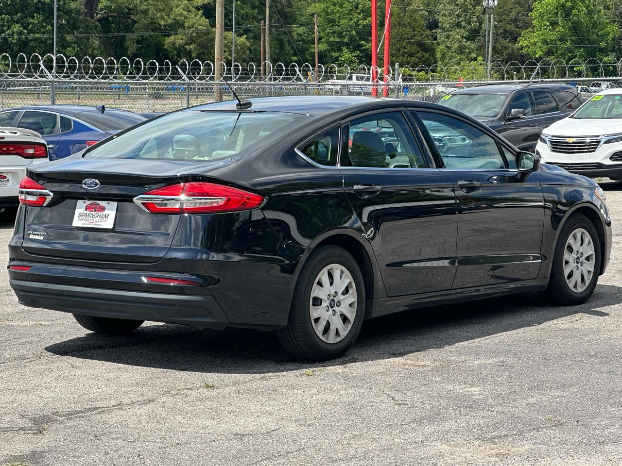 Ford Fusion S FWD 2019
