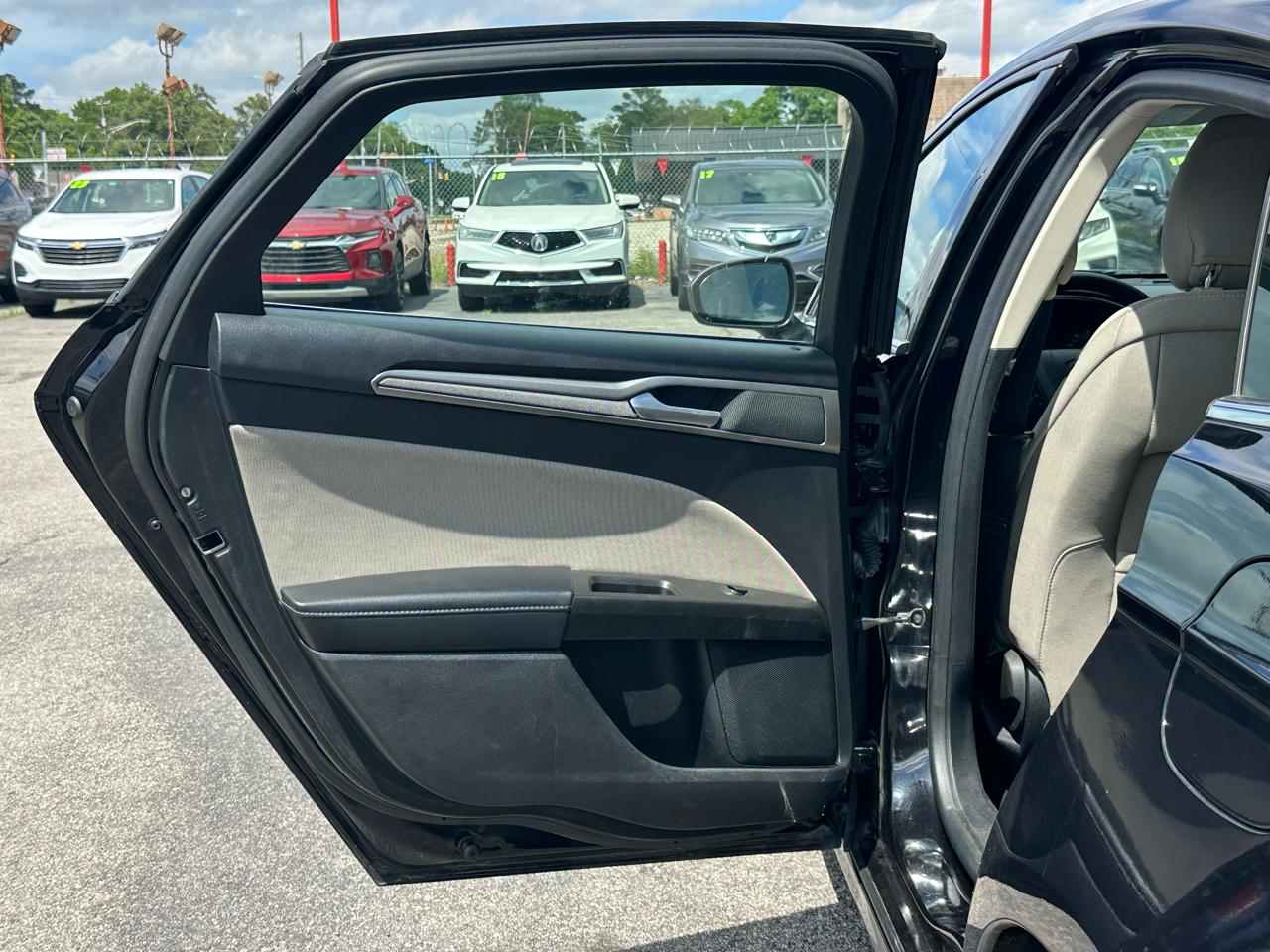 Ford Fusion S FWD 2019