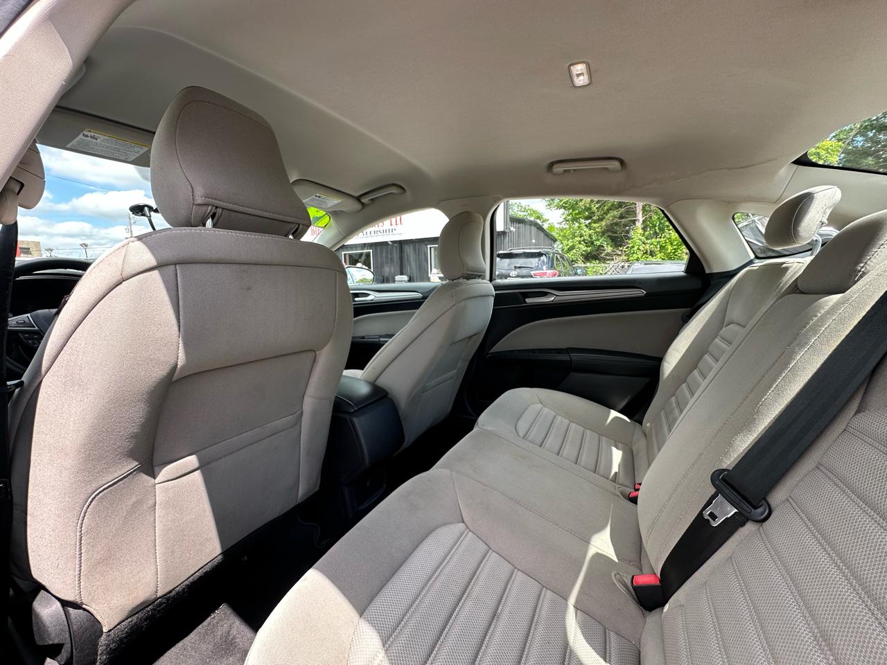 Ford Fusion S FWD 2019