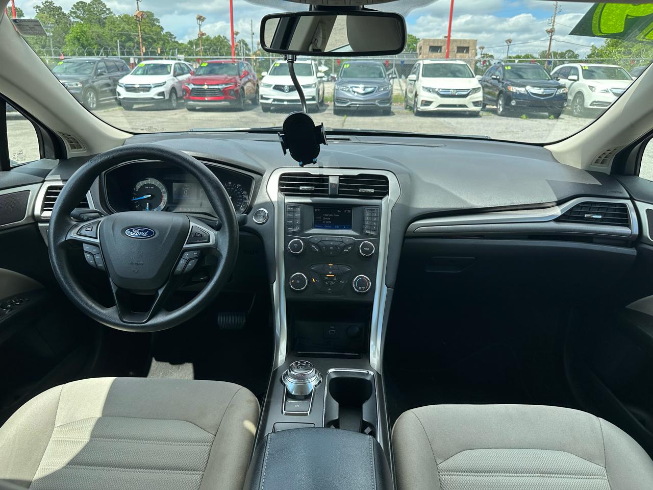 Ford Fusion S FWD 2019