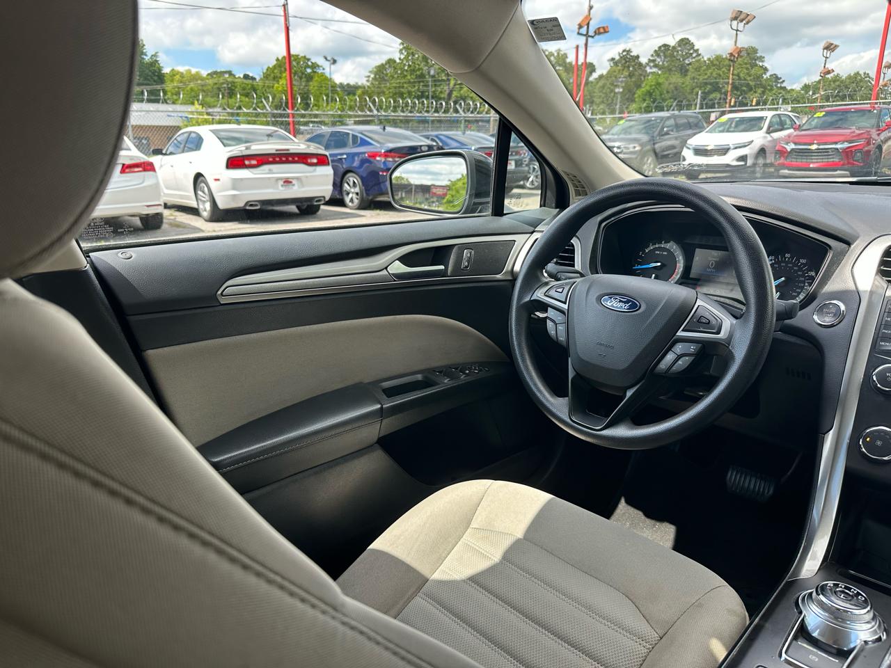 Ford Fusion S FWD 2019
