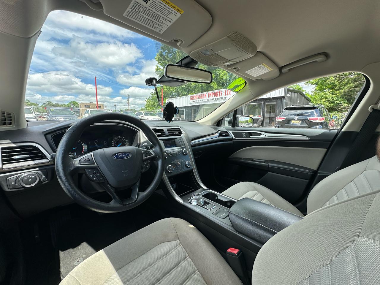 Ford Fusion S FWD 2019