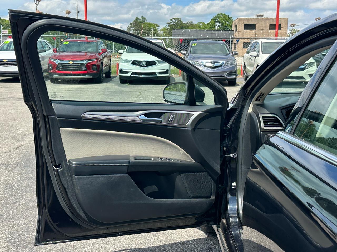Ford Fusion S FWD 2019