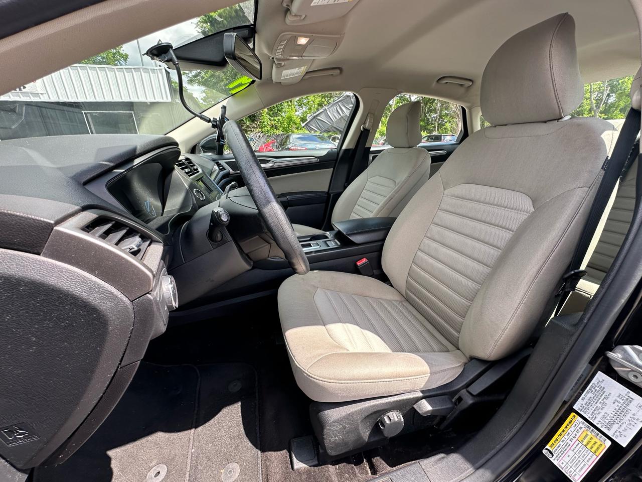 Ford Fusion S FWD 2019