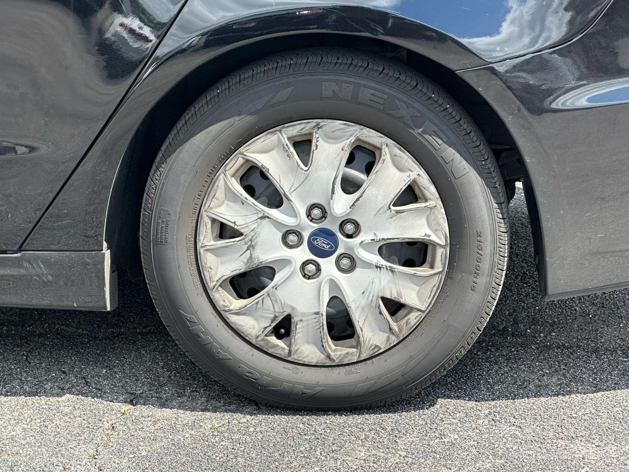 Ford Fusion S FWD 2019