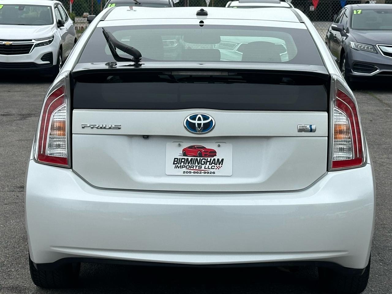 Toyota Prius 5dr HB Persona Series Special Edition (Natl) 2015