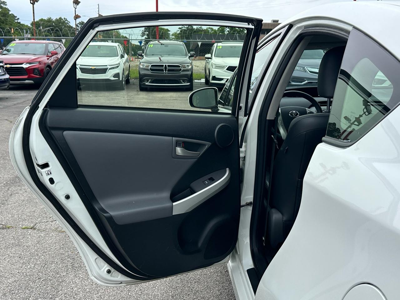Toyota Prius 5dr HB Persona Series Special Edition (Natl) 2015
