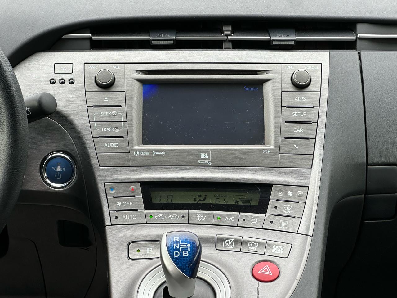 Toyota Prius 5dr HB Persona Series Special Edition (Natl) 2015