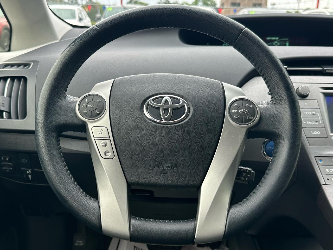 Toyota Prius 5dr HB Persona Series Special Edition (Natl) 2015
