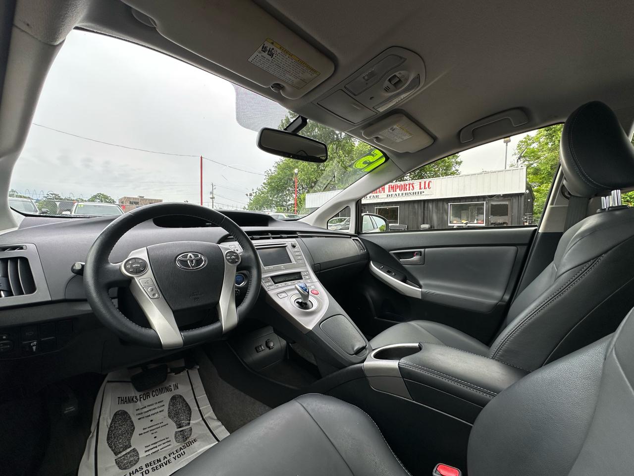 Toyota Prius 5dr HB Persona Series Special Edition (Natl) 2015