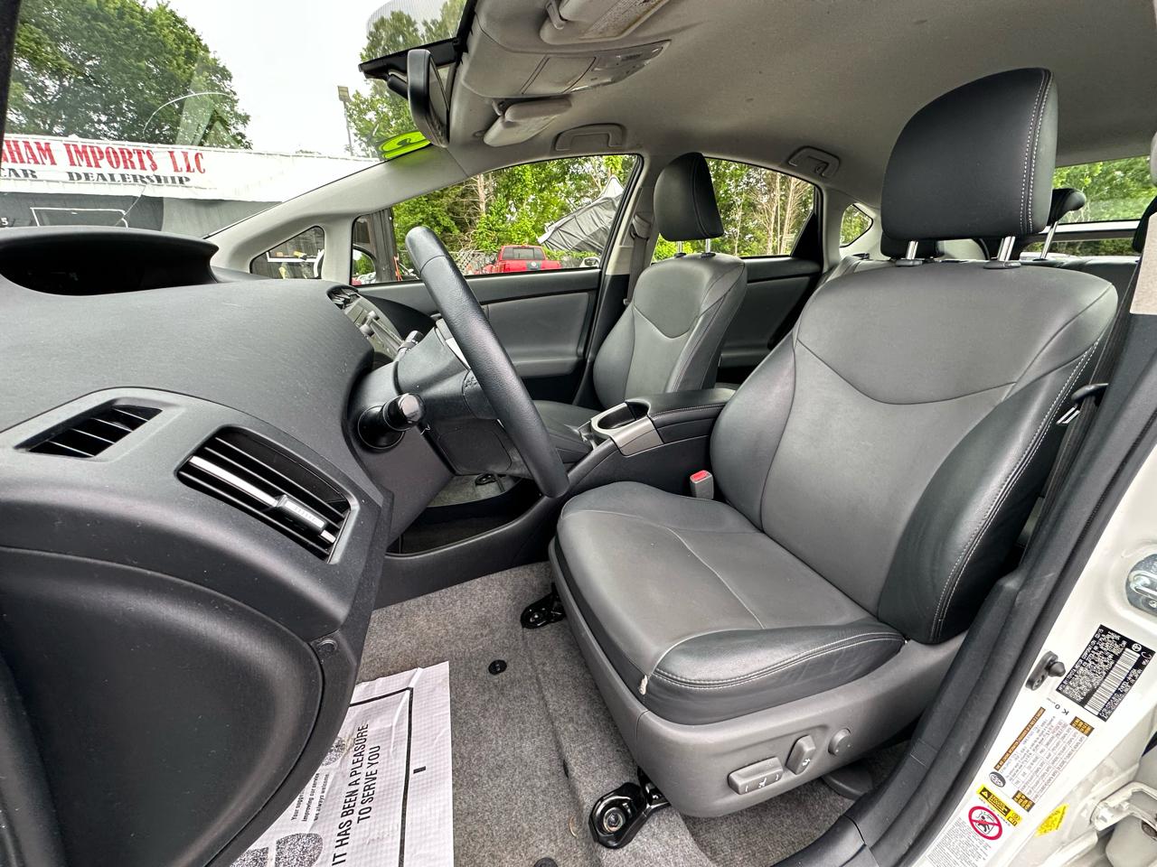 Toyota Prius 5dr HB Persona Series Special Edition (Natl) 2015