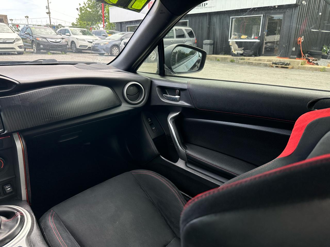 Scion FR-S 2dr Cpe Auto (Natl) 2014