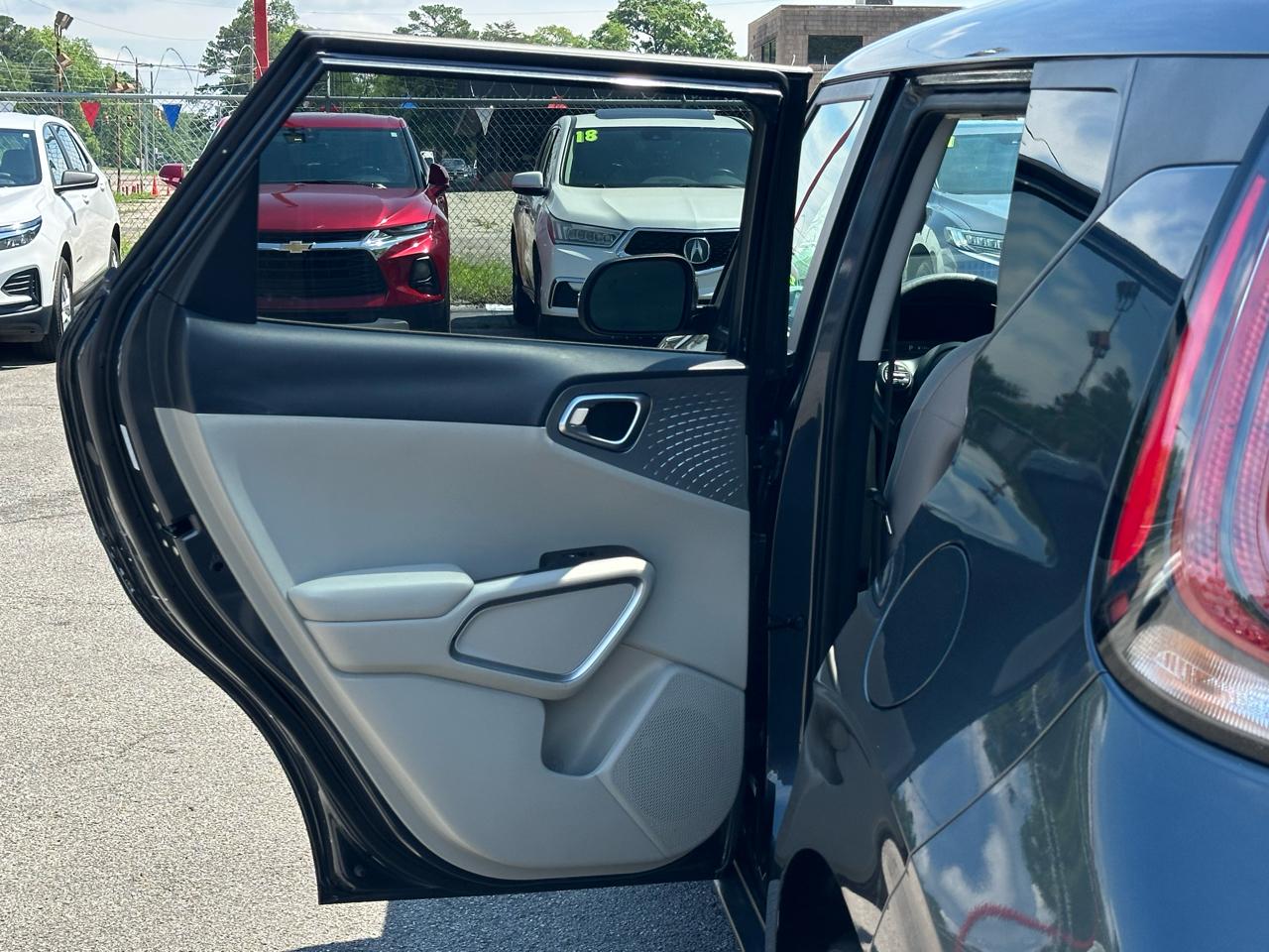 Kia Soul LX FWD 2025