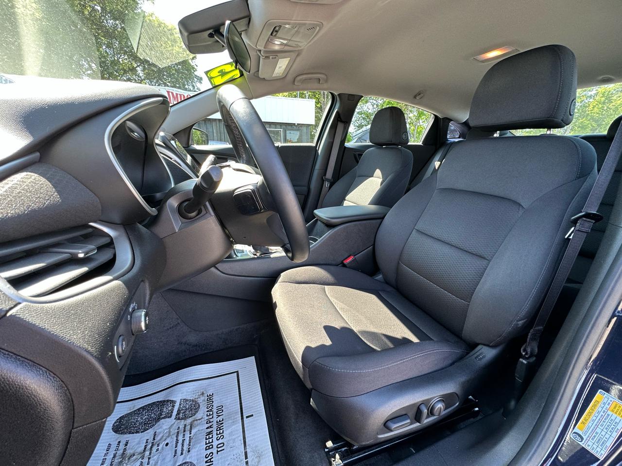 Chevrolet Malibu 4dr Sdn RS 2025