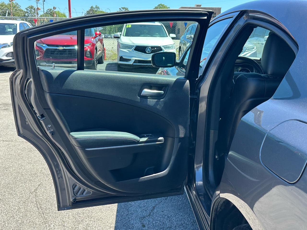 Dodge Charger SXT RWD 2019