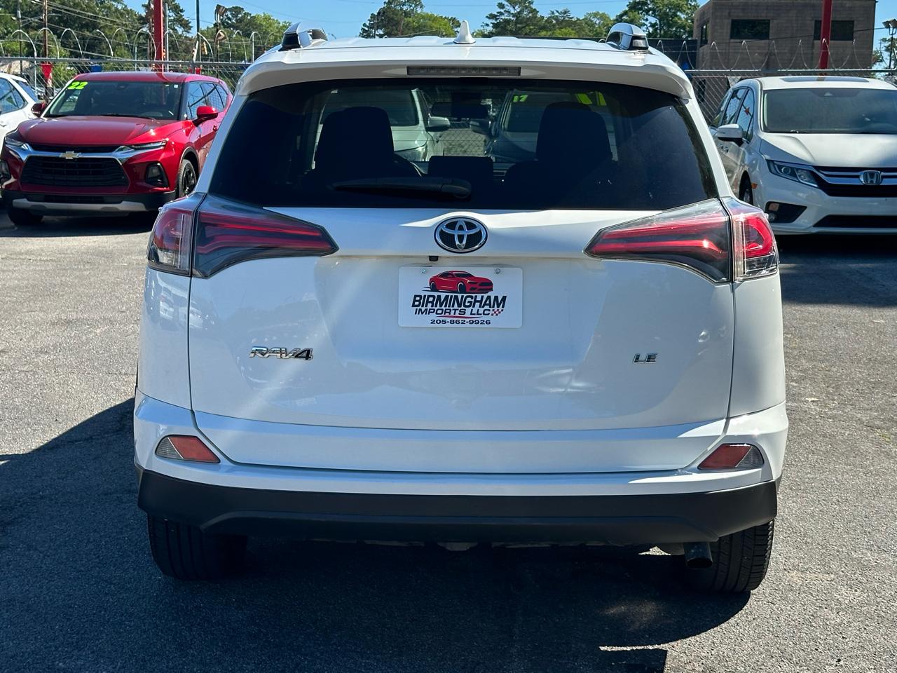 Toyota RAV4 LE FWD (Natl) 2017
