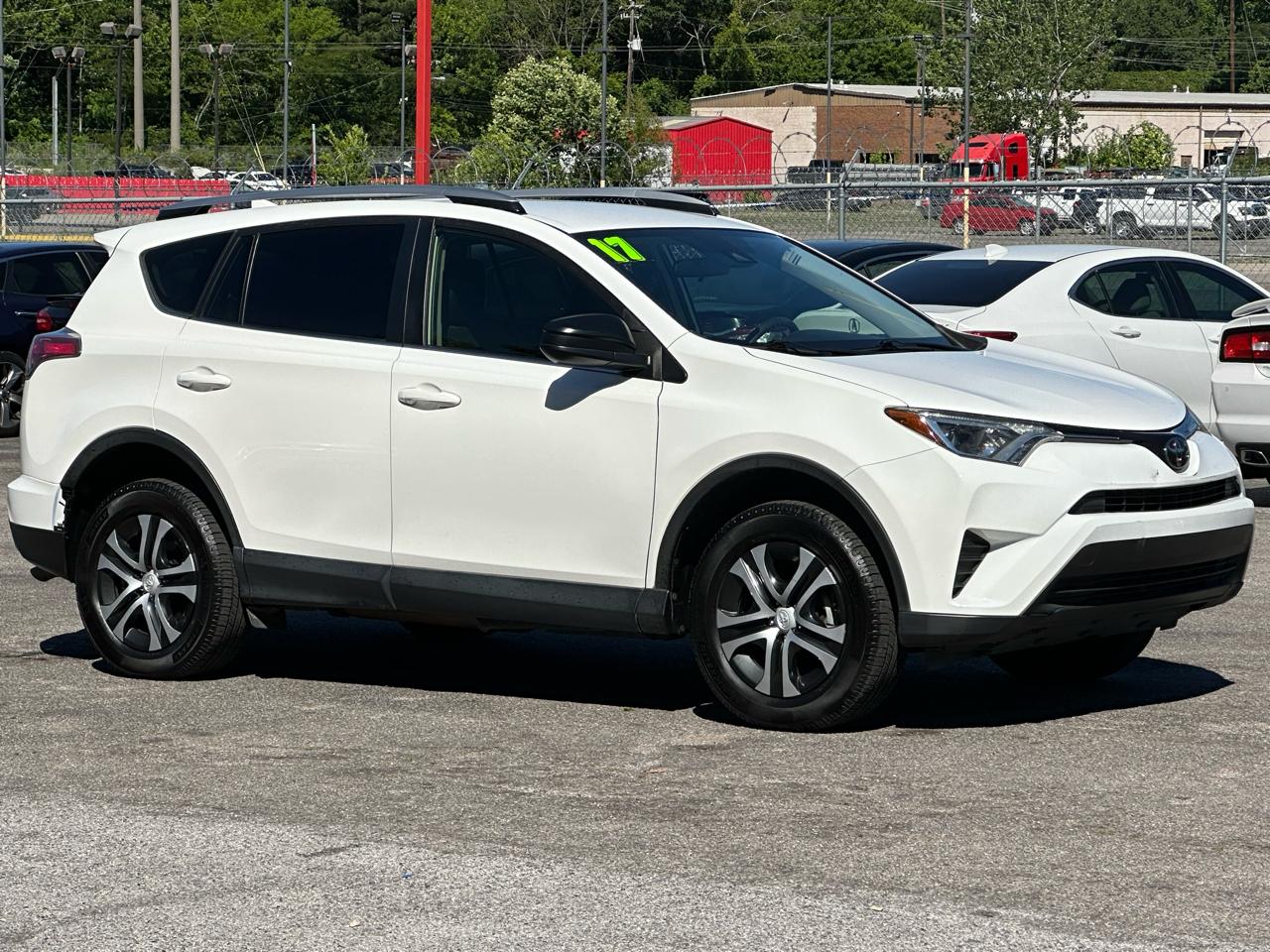 Toyota RAV4 LE FWD (Natl) 2017