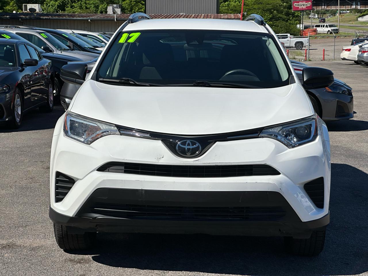 Toyota RAV4 LE FWD (Natl) 2017