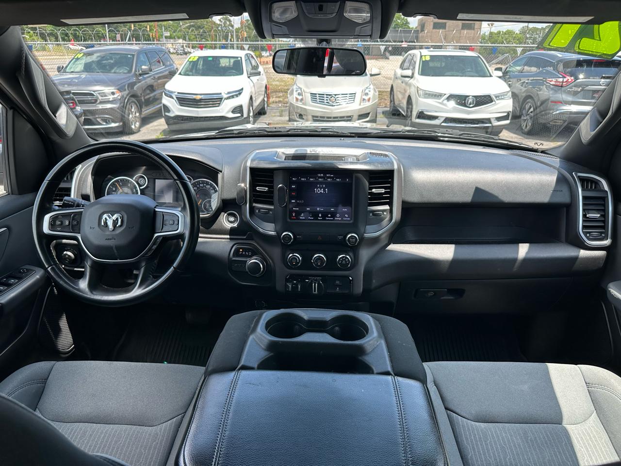 RAM 1500 Big Horn 4x2 Quad Cab 6'4" Box 2021