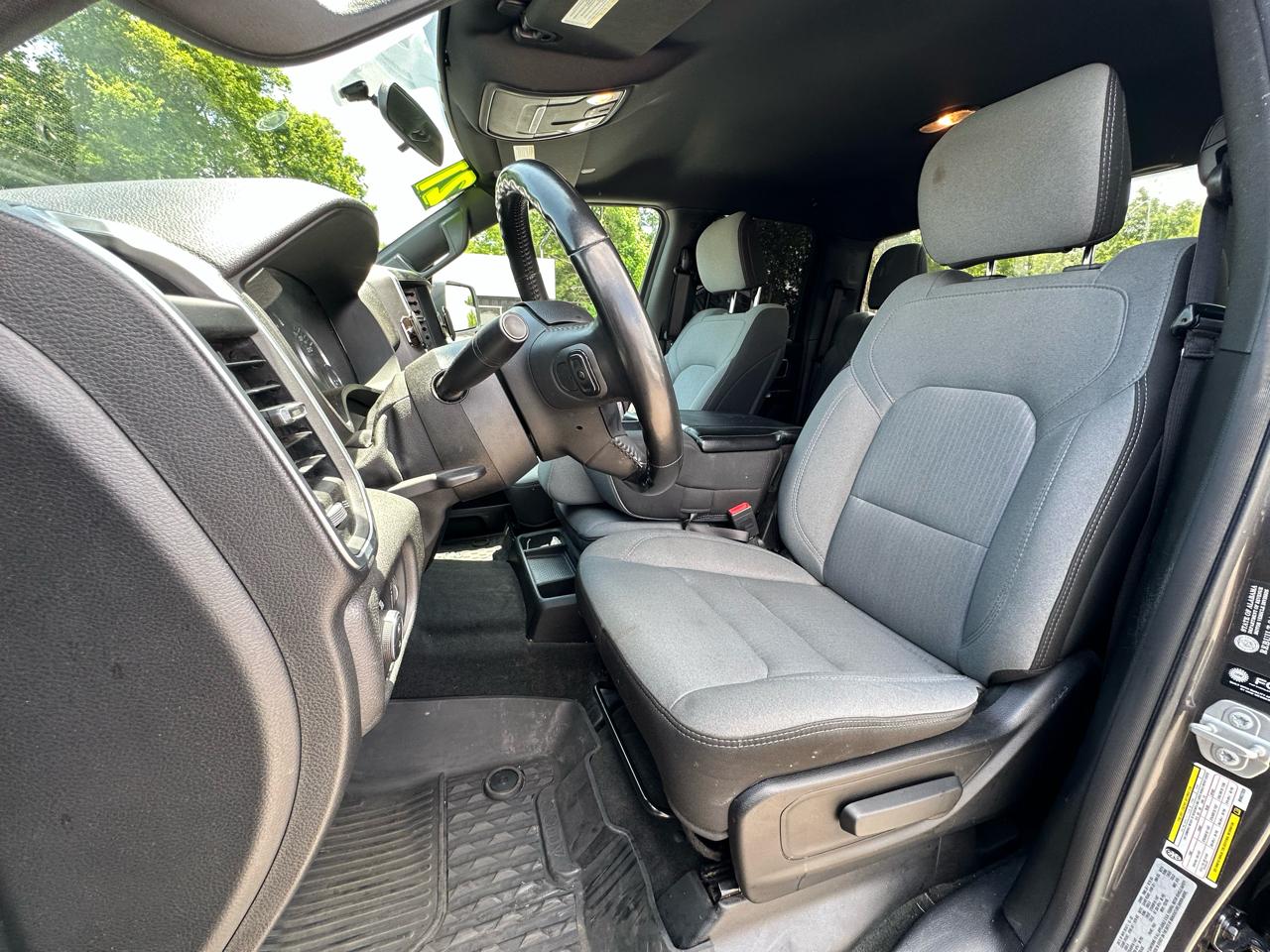 RAM 1500 Big Horn 4x2 Quad Cab 6'4" Box 2021
