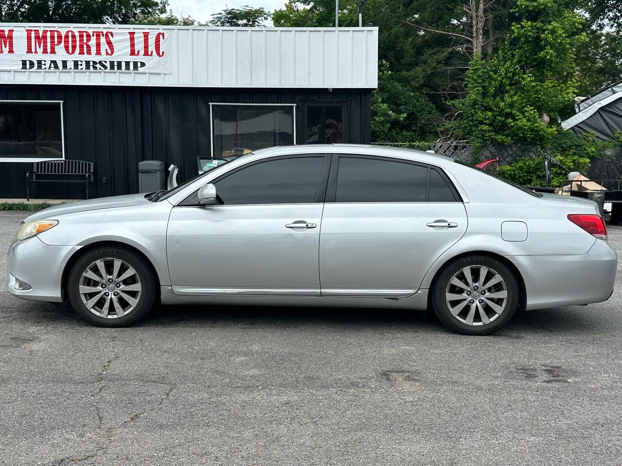 Toyota Avalon 4dr Sdn (Natl) 2011
