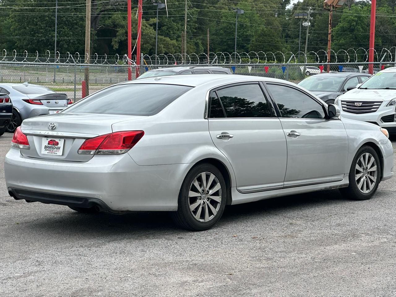 Toyota Avalon 4dr Sdn (Natl) 2011