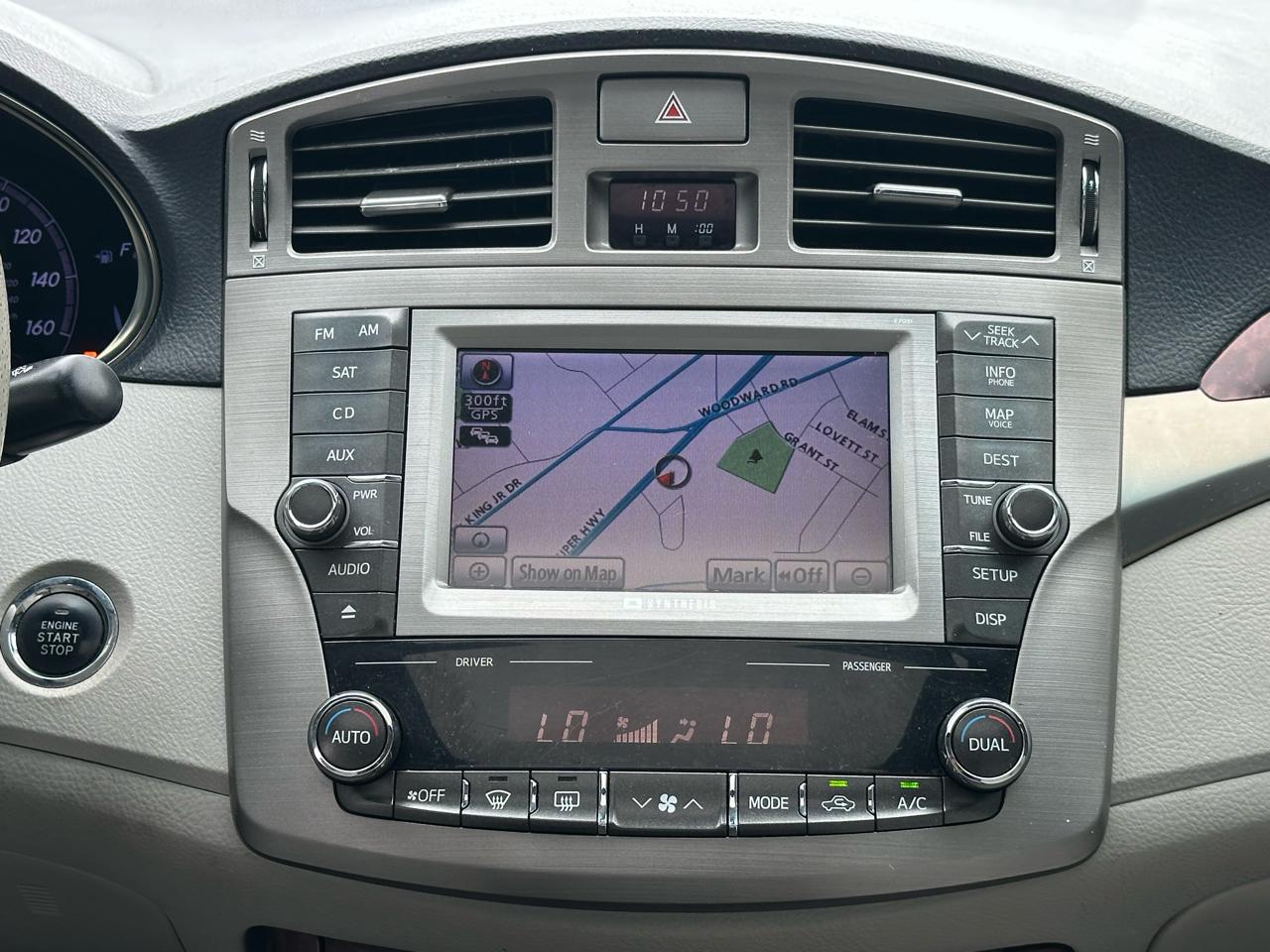 Toyota Avalon 4dr Sdn (Natl) 2011