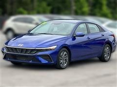 2024 Hyundai Elantra 
