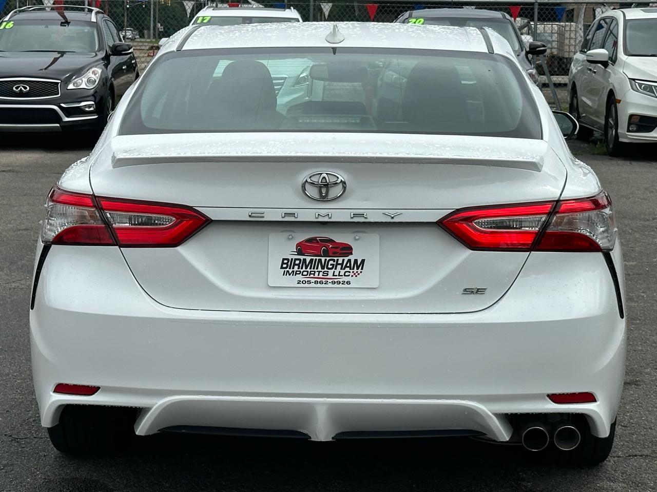 Toyota Camry SE Auto (Natl) 2020