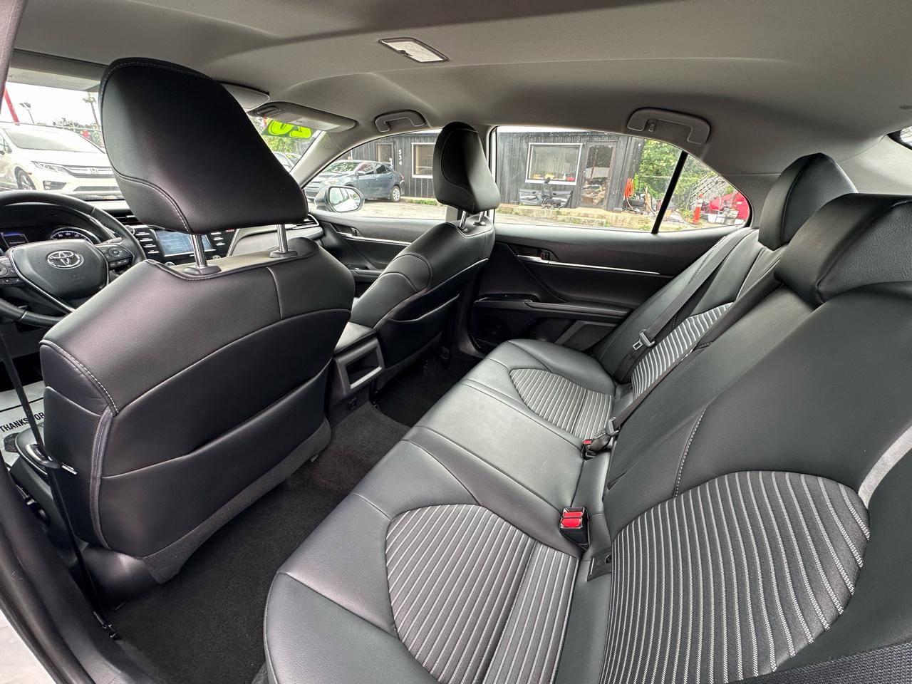 Toyota Camry SE Auto (Natl) 2020