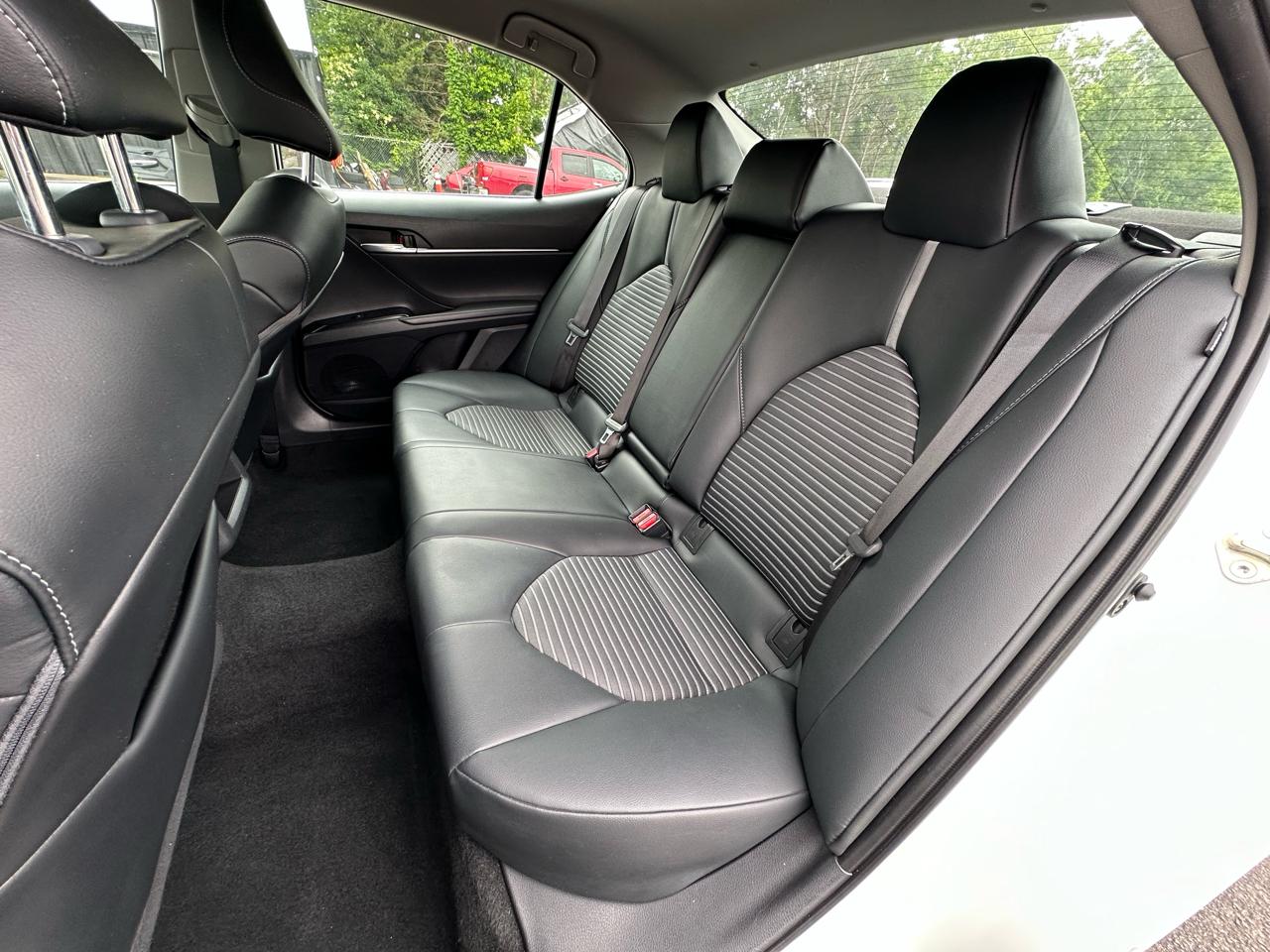 Toyota Camry SE Auto (Natl) 2020