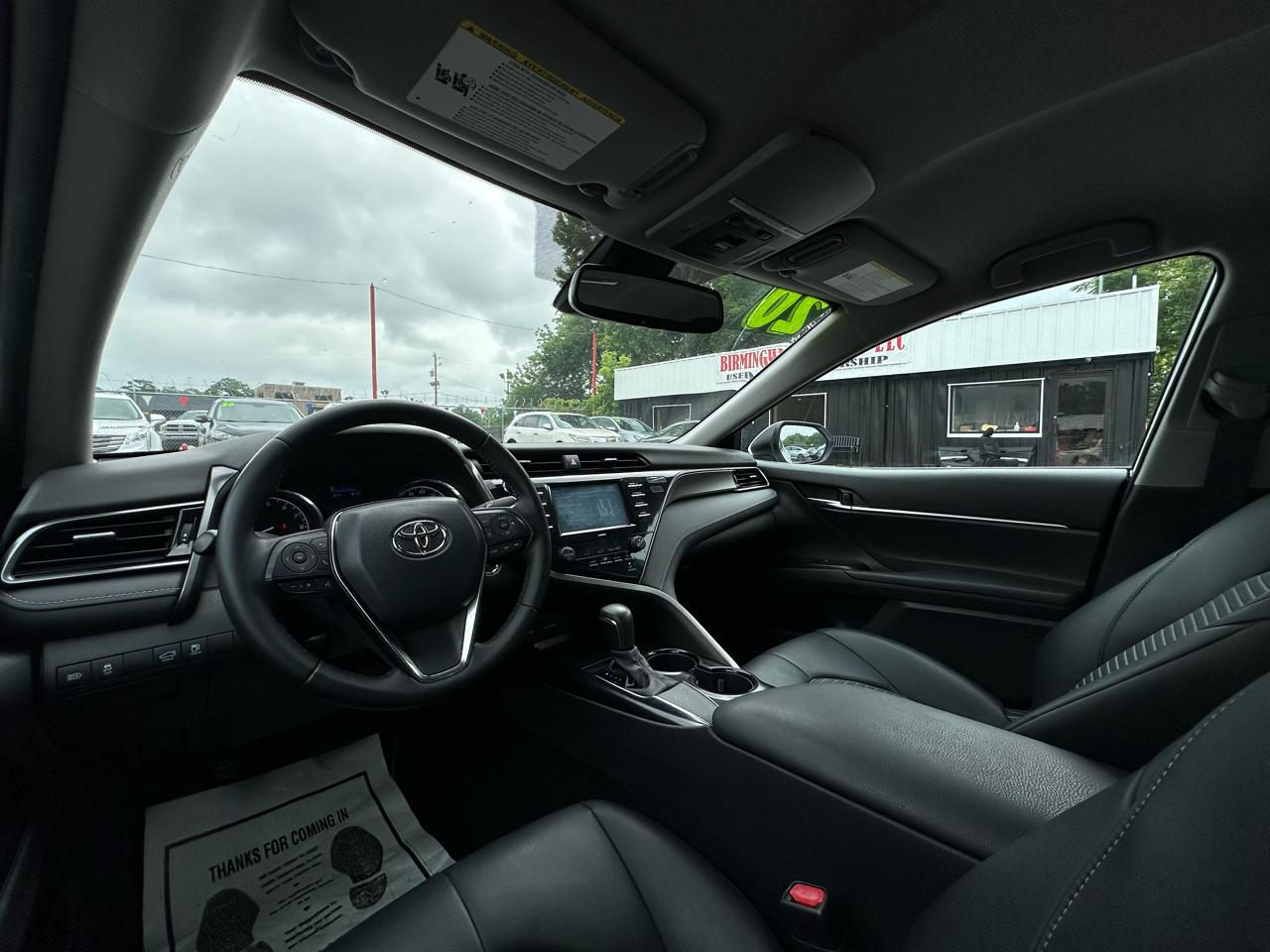 Toyota Camry SE Auto (Natl) 2020