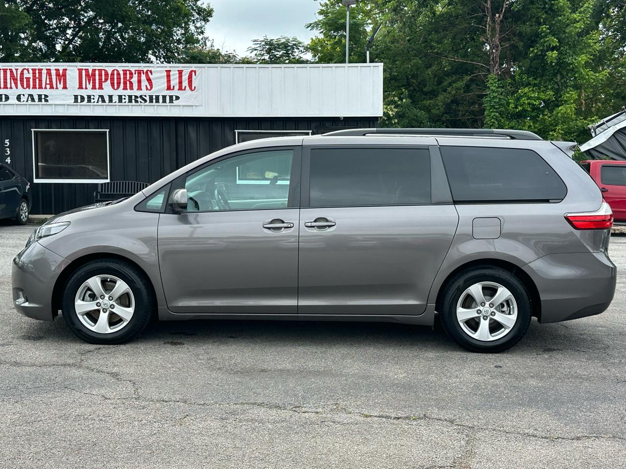 Toyota Sienna 5dr 8-Pass Van LE FWD (Natl) 2016