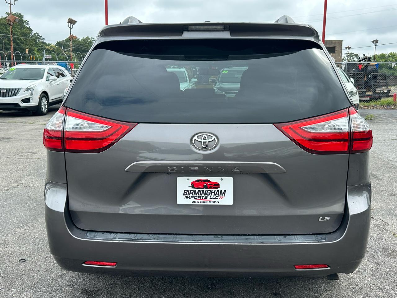 Toyota Sienna 5dr 8-Pass Van LE FWD (Natl) 2016