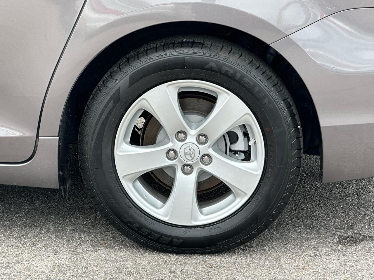 Toyota Sienna 5dr 8-Pass Van LE FWD (Natl) 2016