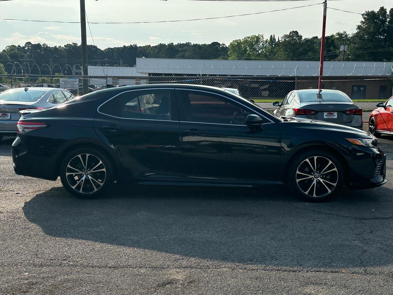 Toyota Camry XLE Auto (Natl) 2019