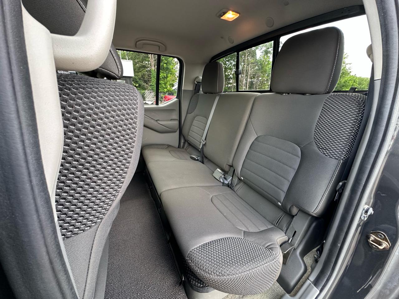 Nissan Frontier 2WD Crew Cab SWB Auto Desert Runner 2015