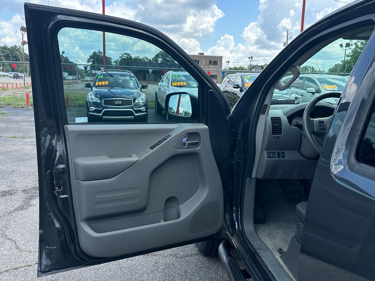 Nissan Frontier 2WD Crew Cab SWB Auto Desert Runner 2015