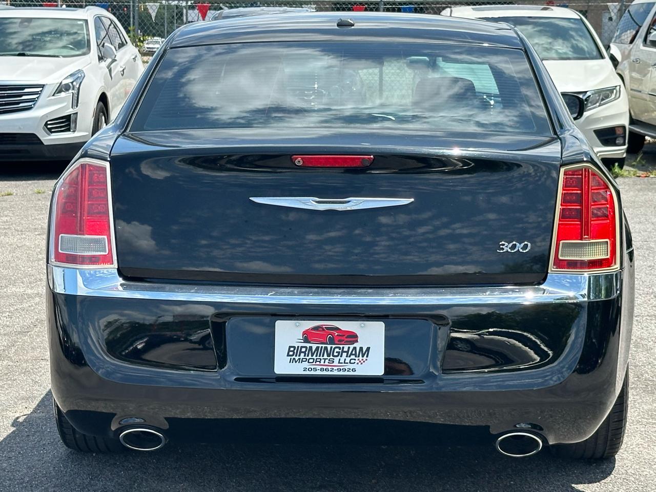 Chrysler 300 4dr Sdn Limited RWD 2011