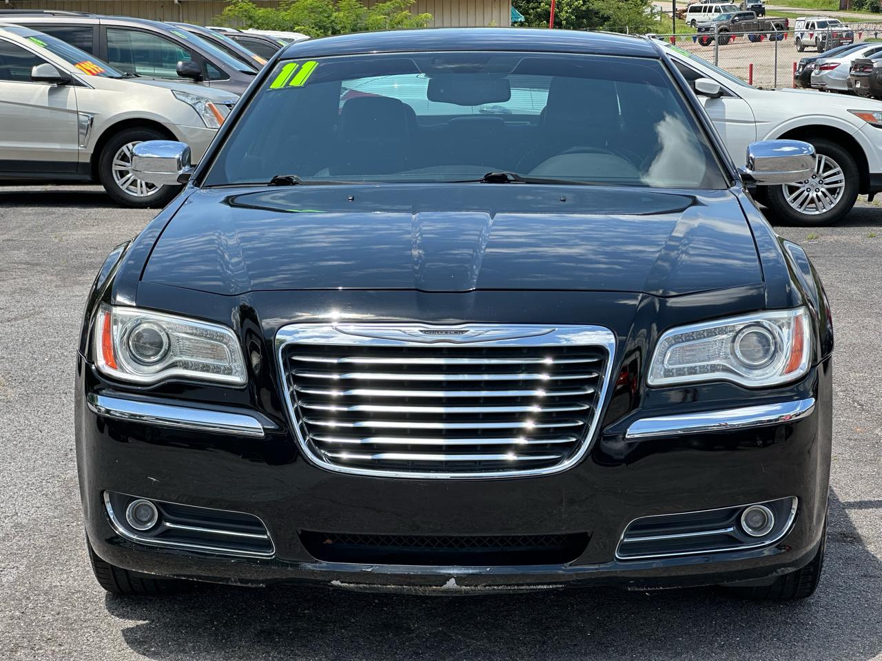 Chrysler 300 4dr Sdn Limited RWD 2011