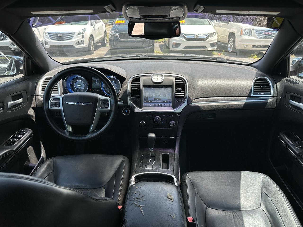 Chrysler 300 4dr Sdn Limited RWD 2011