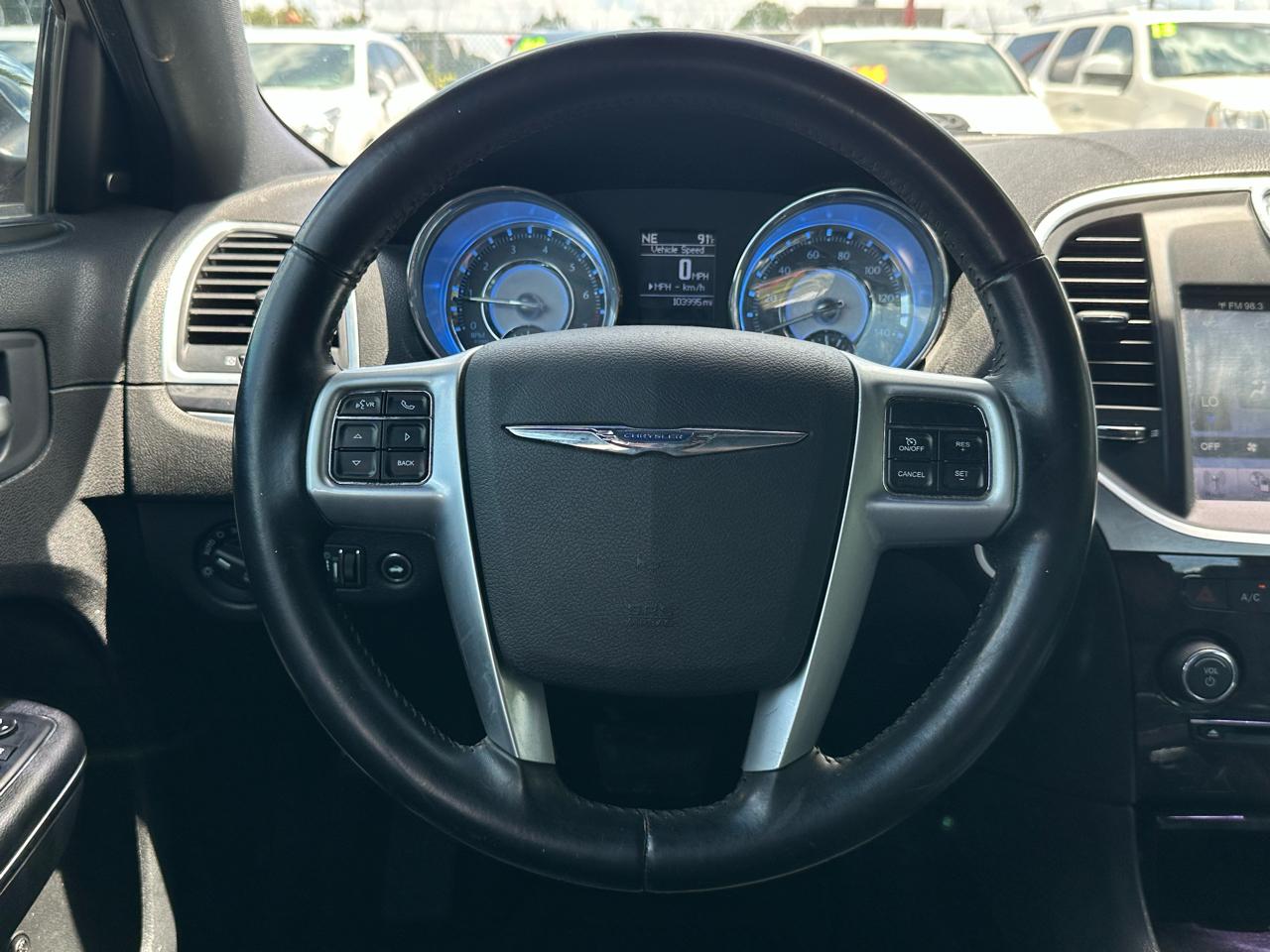 Chrysler 300 4dr Sdn Limited RWD 2011
