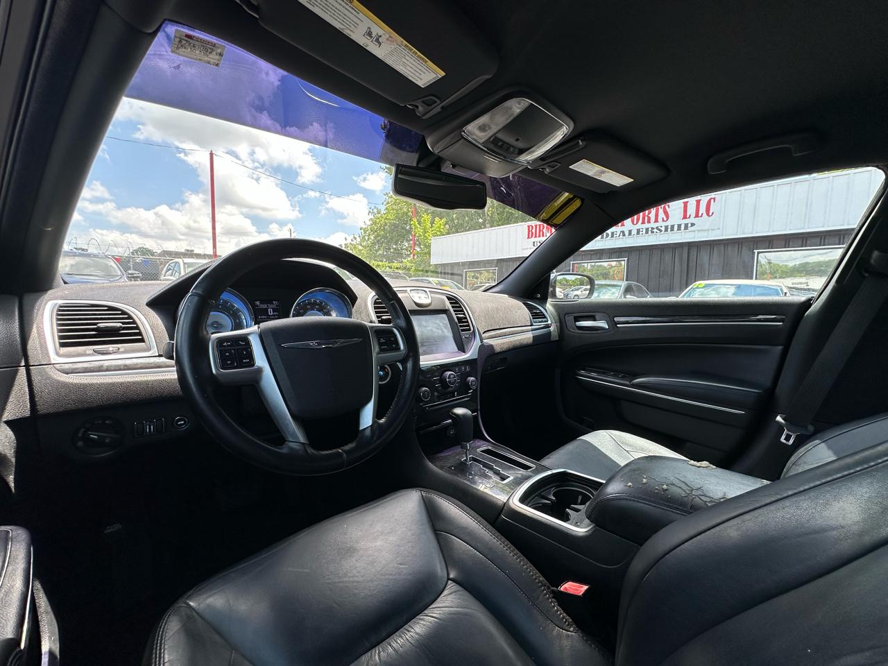 Chrysler 300 4dr Sdn Limited RWD 2011