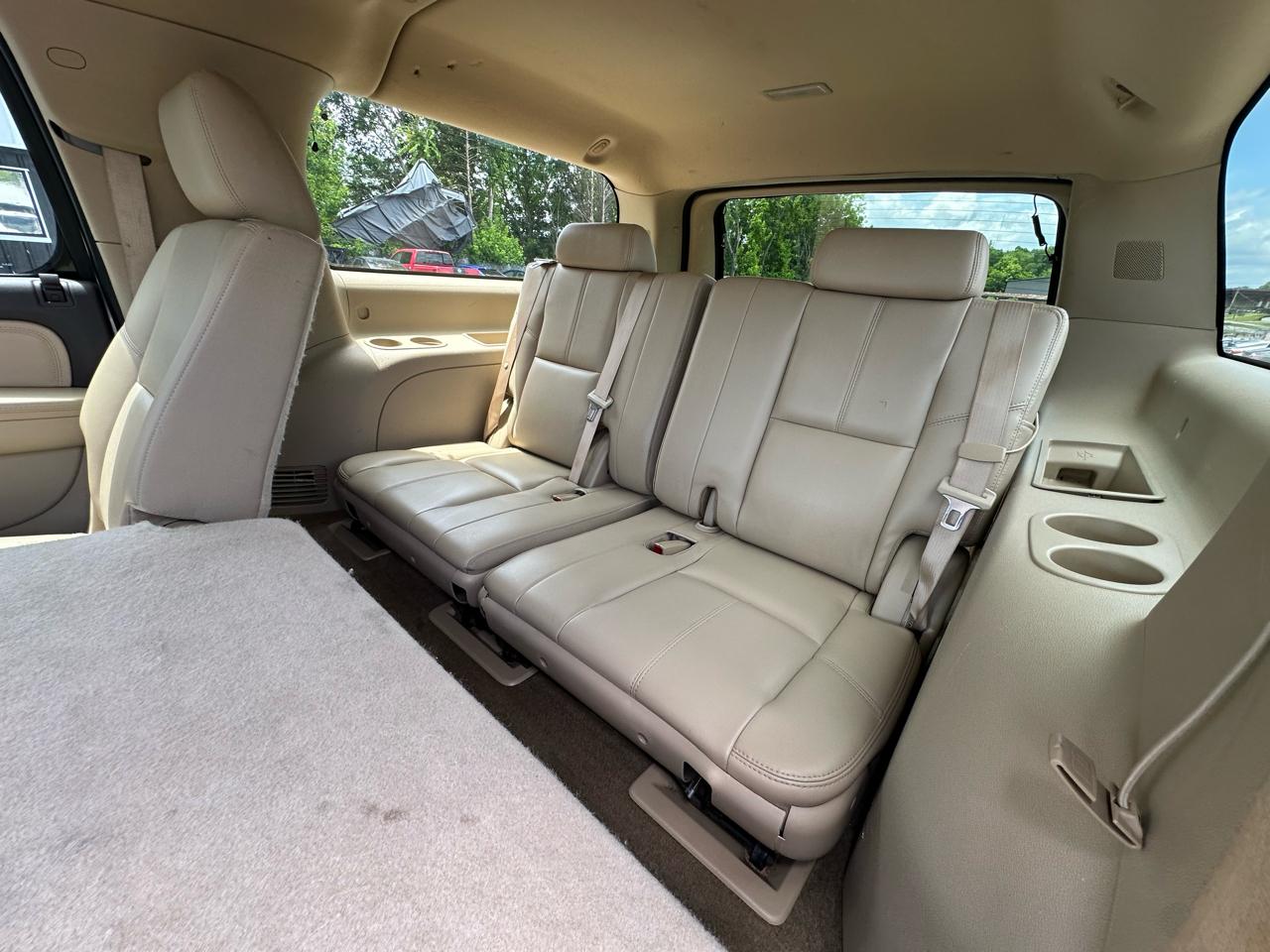 GMC Yukon XL AWD 4dr 1500 Denali 2013