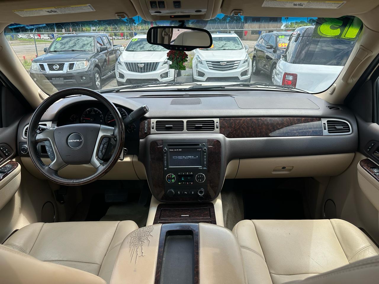 GMC Yukon XL AWD 4dr 1500 Denali 2013