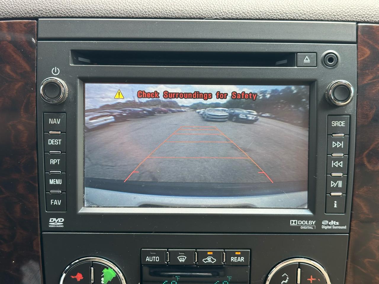 GMC Yukon XL AWD 4dr 1500 Denali 2013