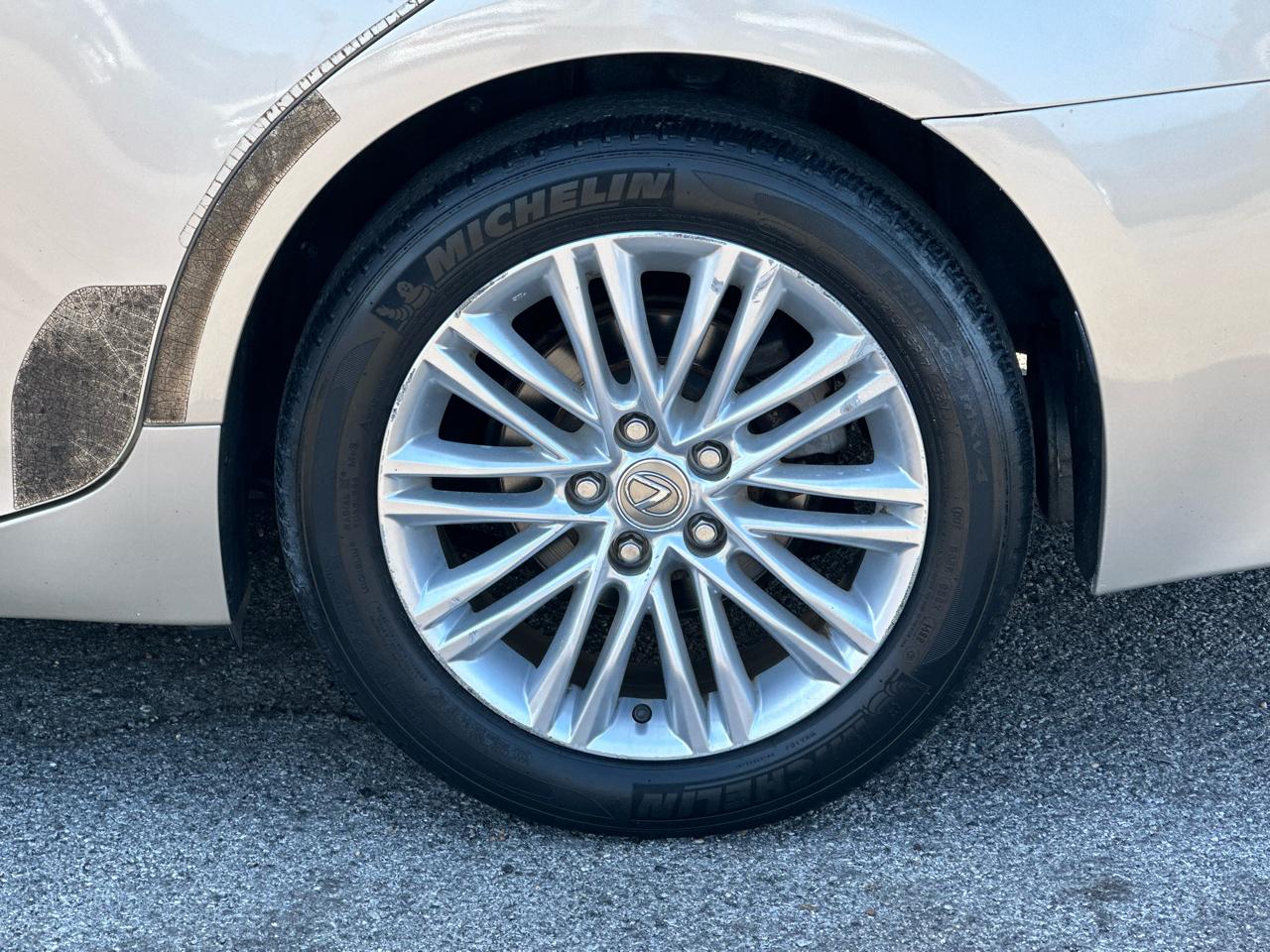 Lexus ES 350 4dr Sdn 2015